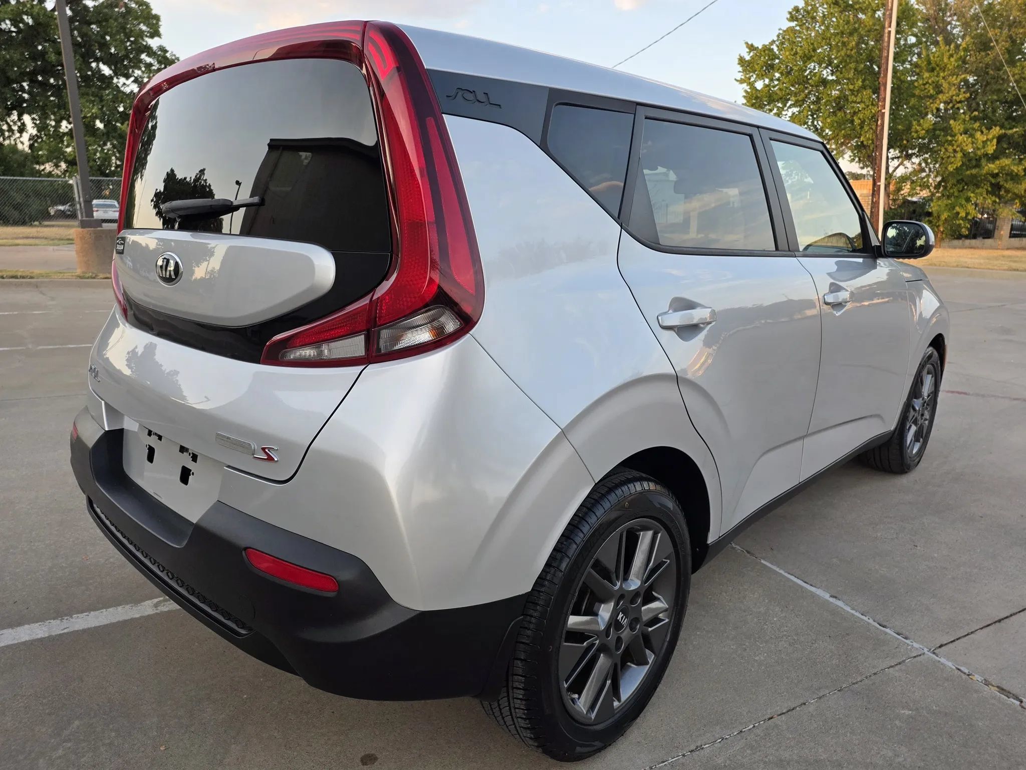 Used 2021 Kia Soul S FWD image 6