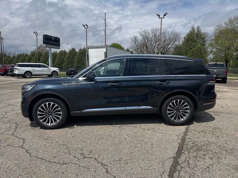 Used 2023 Lincoln Aviator Reserve w/ Elements Package Plus AWD/4WD image 4