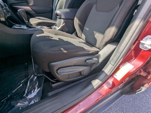 Used 2019 Jeep Cherokee Latitude w/ Popular Appearance Group image 16