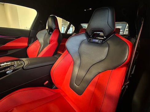 Used 2025 BMW M5 w/ Carbon Package image 18