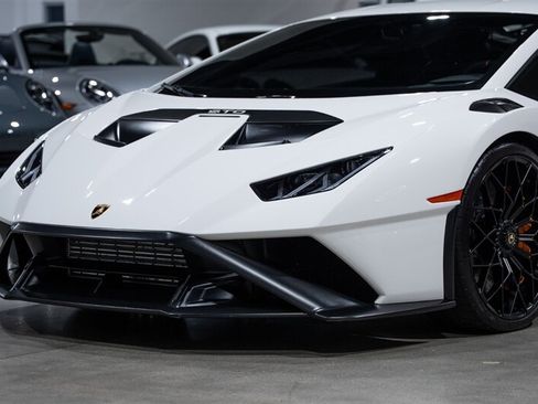 Used 2022 Lamborghini Huracan STO RWD image 62