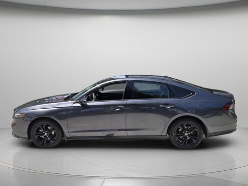 Used 2025 Honda Accord SE image 5