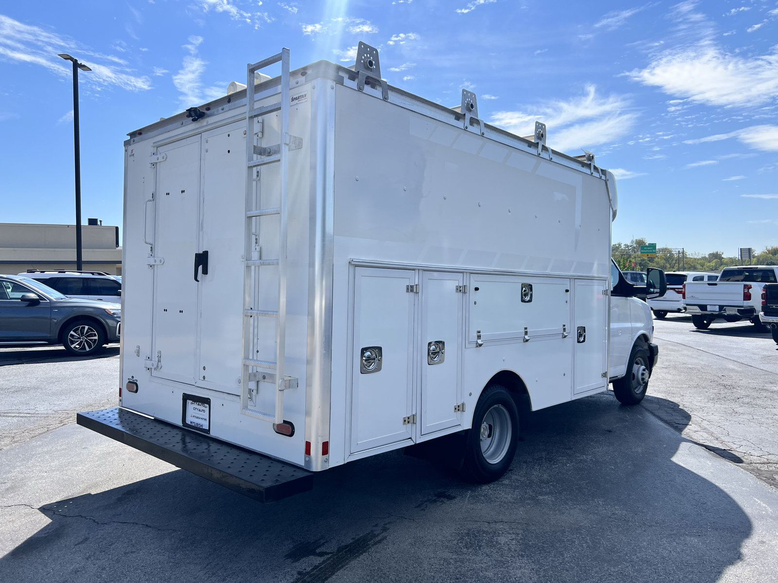 Used 2020 Chevrolet Express 3500 w/ Power Convenience Package RWD image 9