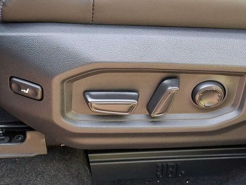 Used 2024 Toyota Tundra Platinum AWD/4WD image 11