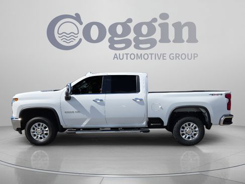 Used 2022 Chevrolet Silverado 2500 LTZ w/ Safety Package AWD/4WD image 2