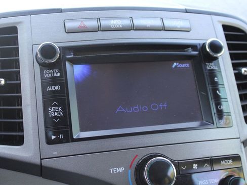 Used 2013 Toyota Venza XLE image 23