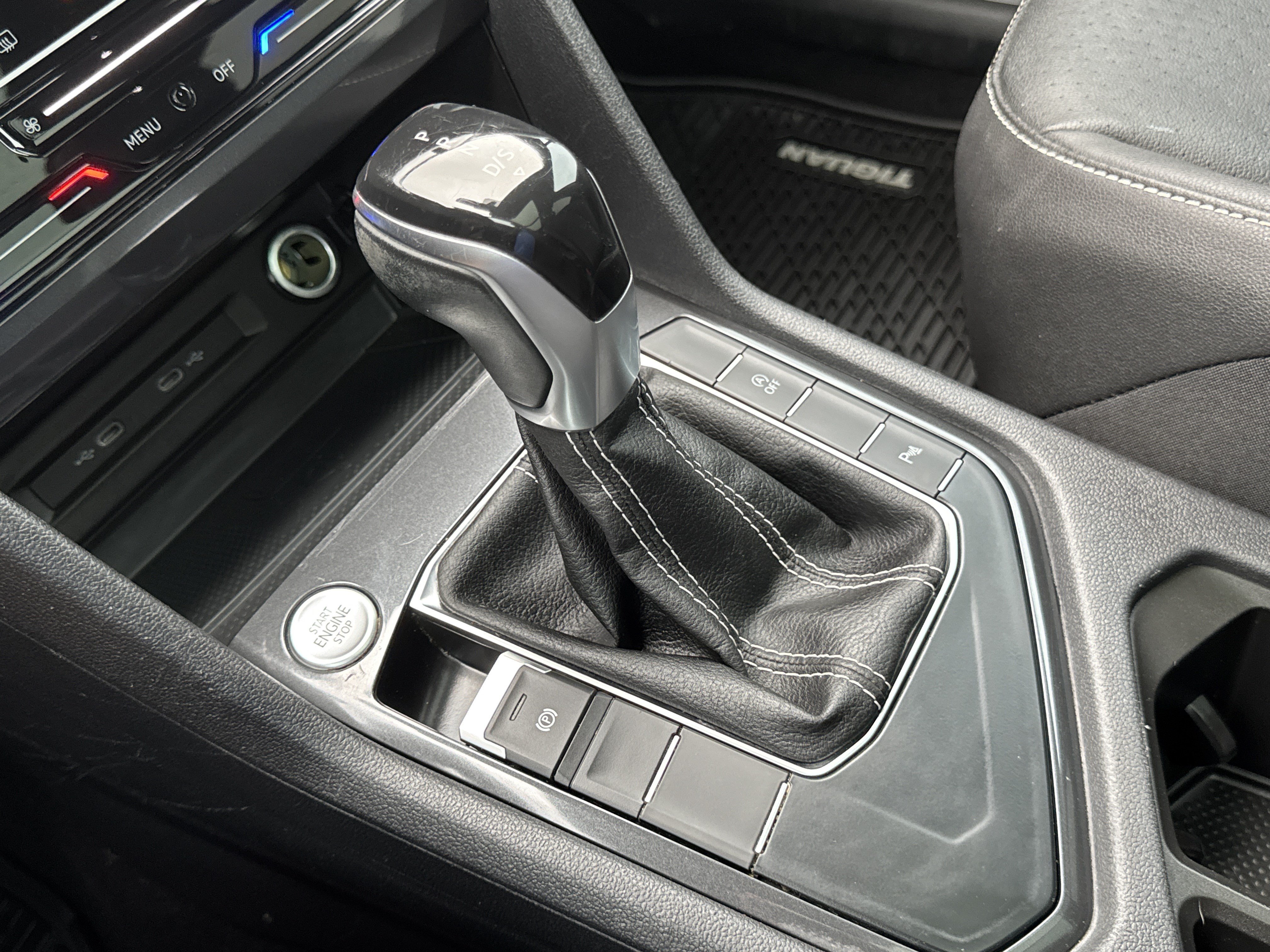 Used 2023 Volkswagen Tiguan SE R-Line FWD image 21