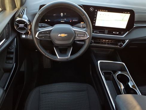 Used 2025 Chevrolet Equinox LT image 15