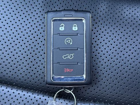 Used 2024 Jeep Grand Cherokee Limited w/ Luxury Tech Group II image 27