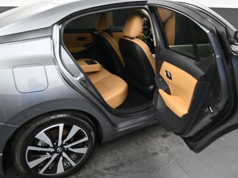 Certified 2024 Nissan Sentra SV w/ SV Premium Package FWD image 10