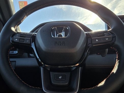 New 2025 Honda Pilot TrailSport image 29