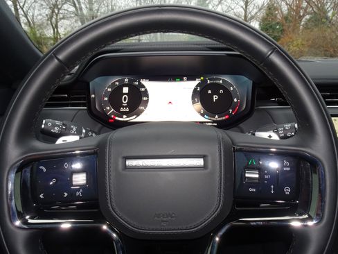 Certified 2025 Land Rover Range Rover Sport Dynamic SE image 29