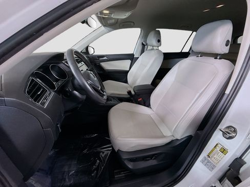 Used 2021 Volkswagen Tiguan SE FWD image 22