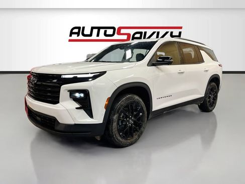 Used 2024 Chevrolet Traverse LT w/ Enhanced Driving Package AWD/4WD image 3