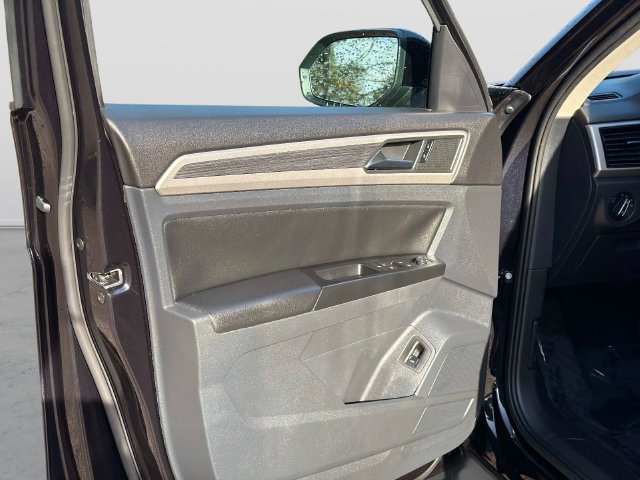 Used 2021 Volkswagen Atlas SEL FWD image 17