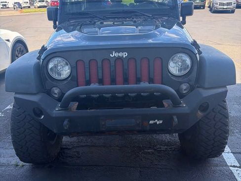 Used 2016 Jeep Wrangler Unlimited Rubicon AWD/4WD image 2