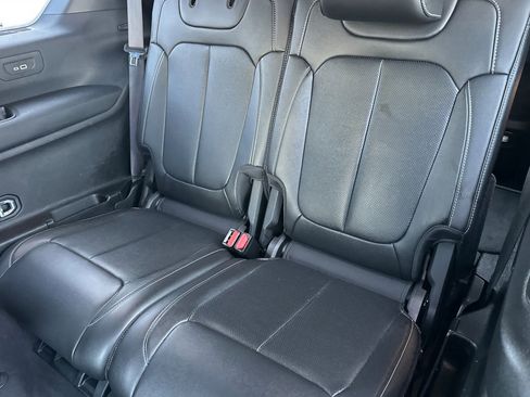 Used 2024 Jeep Grand Cherokee L Limited w/ Luxury Tech Group II image 15