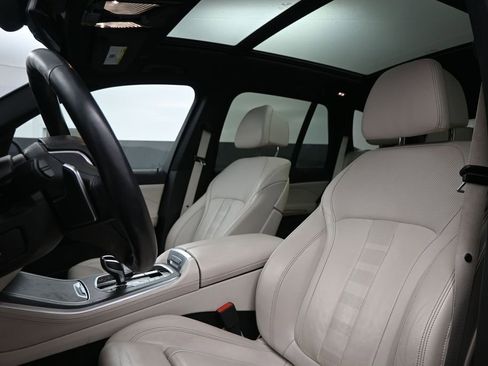 Used 2022 BMW X5 xDrive40i w/ Premium Package AWD/4WD image 12