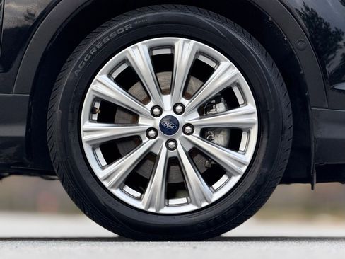 Used 2018 Ford Escape Titanium image 16