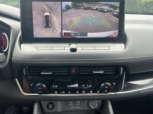 Certified 2026 Nissan Rogue SL FWD image 7
