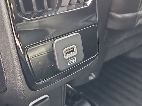 Used 2023 Jeep Compass Limited w/ Sun and Sound Group AWD/4WD image 16