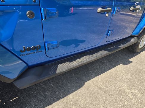 Used 2022 Jeep Gladiator Sport AWD/4WD image 10
