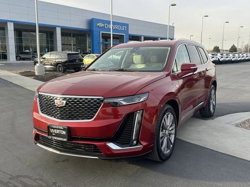 Used 2024 Cadillac XT6 Premium Luxury image 31