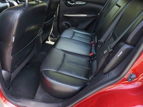 Certified 2022 Nissan Rogue Sport SL image 38