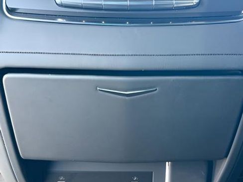 Used 2024 Cadillac Escalade Sport w/ LPO, ONYX Package image 4