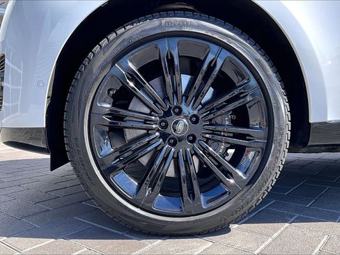 Used 2024 Land Rover Range Rover SE image 8