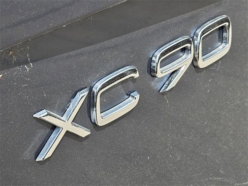 Certified 2025 Volvo XC90 T8 Plus w/ Protection Package Premier image 15