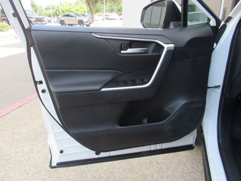 Used 2025 Toyota RAV4 XLE image 14