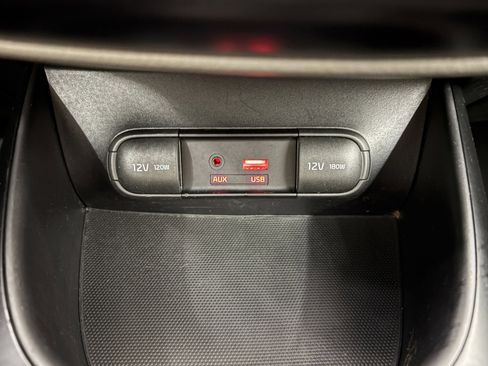 Used 2018 Kia Soul w/ Convenience Package image 16