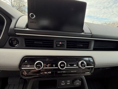 New 2025 Honda Pilot EX-L image 7