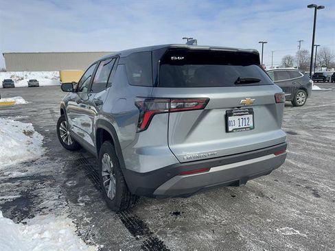 Used 2025 Chevrolet Equinox LT image 3
