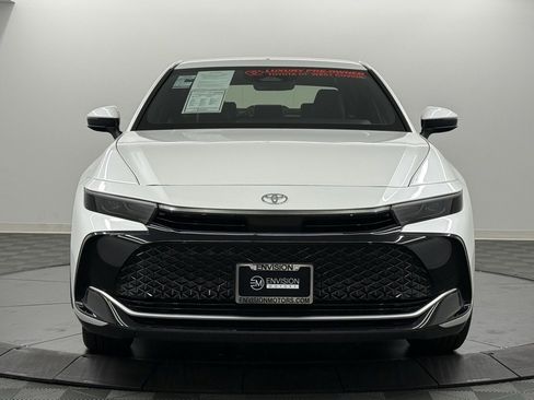 Used 2023 Toyota Crown XLE image 3