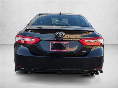 Used 2019 Toyota Camry SE image 6