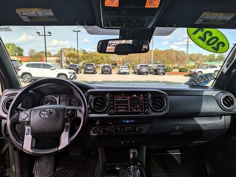 Used 2021 Toyota Tacoma TRD Off-Road image 11