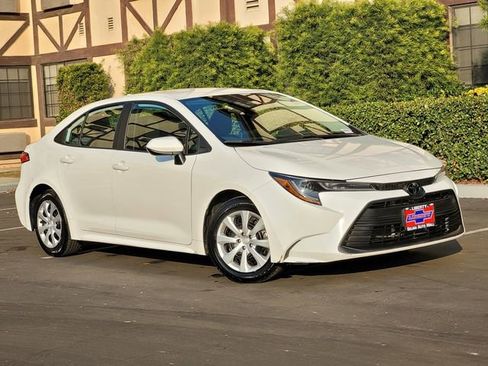 Used 2024 Toyota Corolla LE image 2
