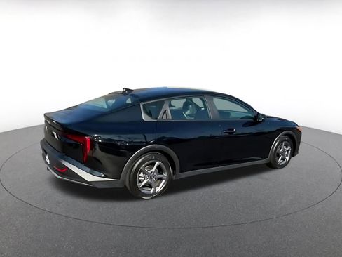 Used 2025 Kia K4 LXS image 14