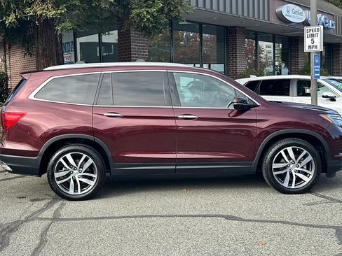 Used 2017 Honda Pilot Elite image 3