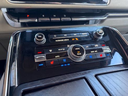 Used 2018 Lincoln Navigator L Reserve w/ Technology Package image 22