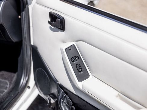 Used 1993 Ford Mustang LX RWD image 54