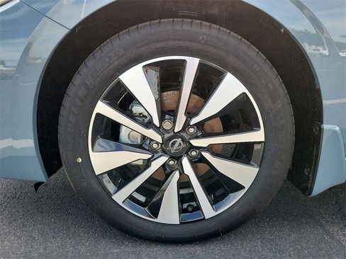 New 2025 Nissan Sentra SV w/ SV Premium Package image 4