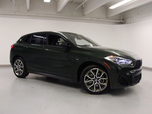 Used 2023 BMW X2 xDrive28i w/ Edition Goldplay image 4