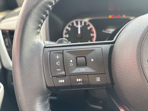 Used 2023 Nissan Rogue SL w/ SL Premium Package image 14