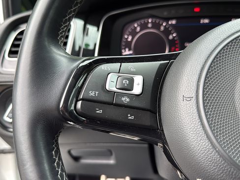 Used 2019 Volkswagen Golf R 4-Door AWD/4WD image 22