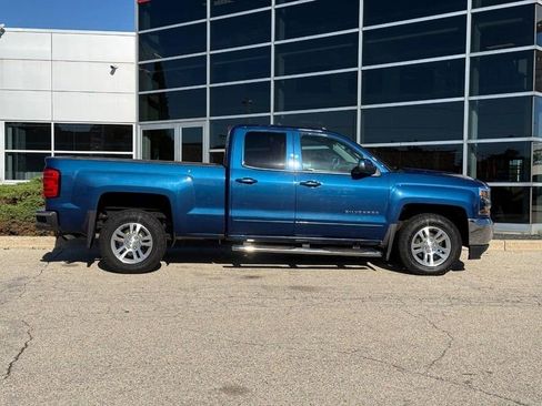 Used 2017 Chevrolet Silverado 1500 LT w/ All Star Edition AWD/4WD image 2