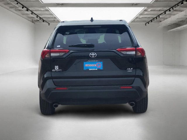 Used 2025 Toyota RAV4 XLE AWD/4WD image 5