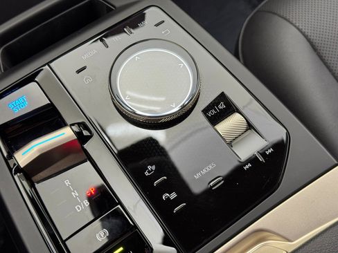 Used 2022 BMW iX xDrive50 w/ Premium Package image 33
